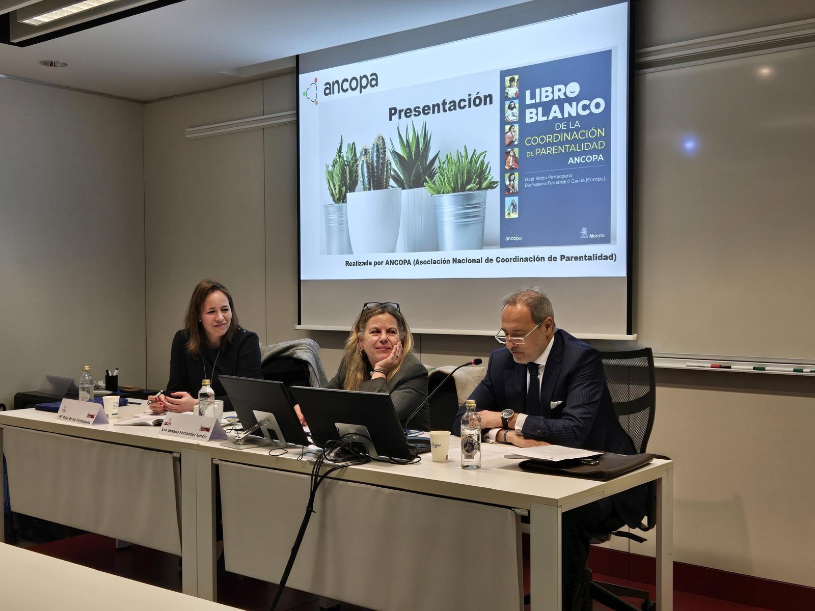 PRESENTACIÓN DEL LIBRO BLANCO DE LA COORDINACIÓN DE PARENTALDIAD DE ANCOPA EN BARCELONA